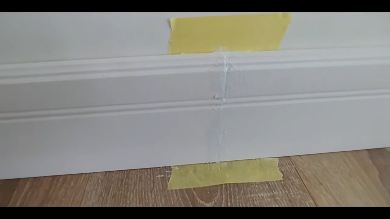 плинтус, напольный плинтус, белый плинтус, плинтус напольный полиуретановый, белый плинтус напольный