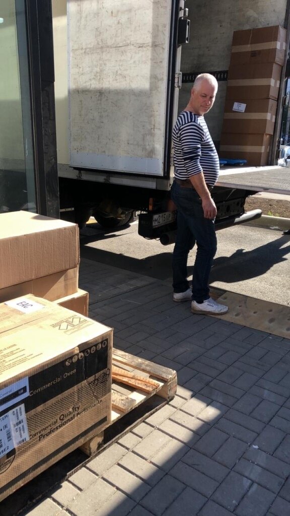 грузчики переезды, человек, грузчики, погрузка ящиков, грузчики пермь