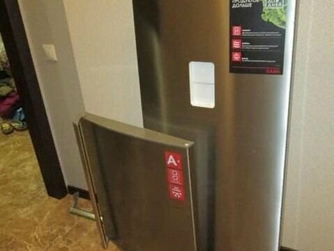 холодильник lg, оружейный сейф чирок 1015, перевесить дверь холодильника lg, новый холодильник, холодильник