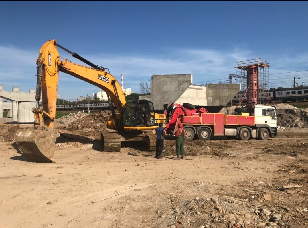 гусеничный экскаватор hyundai r210lc-7, хендай 240 экскаватор, гусеничный экскаватор hyundai, спецтехника экскаватор, гусеничный экскаватор