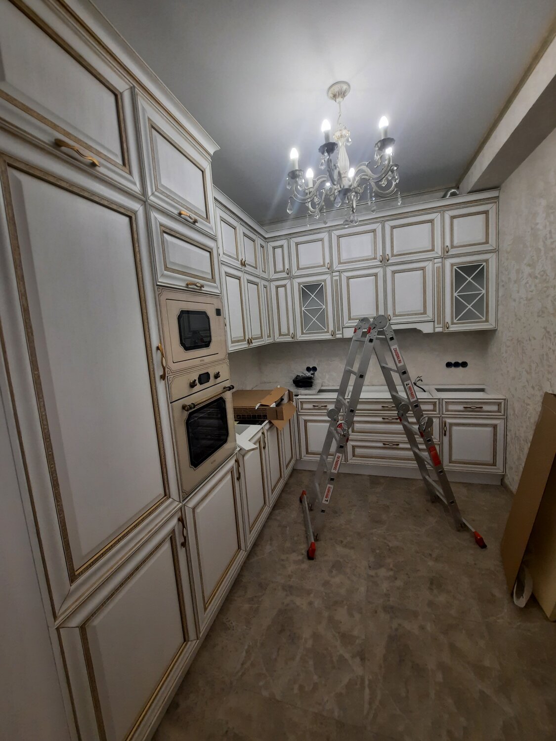 квартира, кухня в классическом стиле, квартира в доме, п-образная кухня в классическом стиле, классическая кухня дизайн