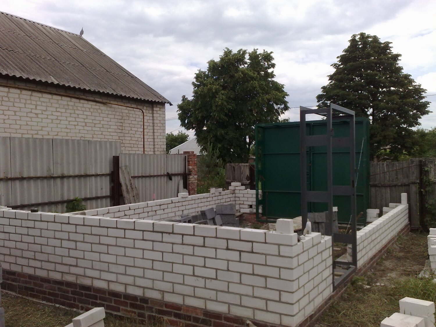 построить гараж из пеноблоков, постройка гаража из пеноблоков, гараж из газобетона проекты, строительство гаража из пеноблоков, гараж из газосиликатных блоков