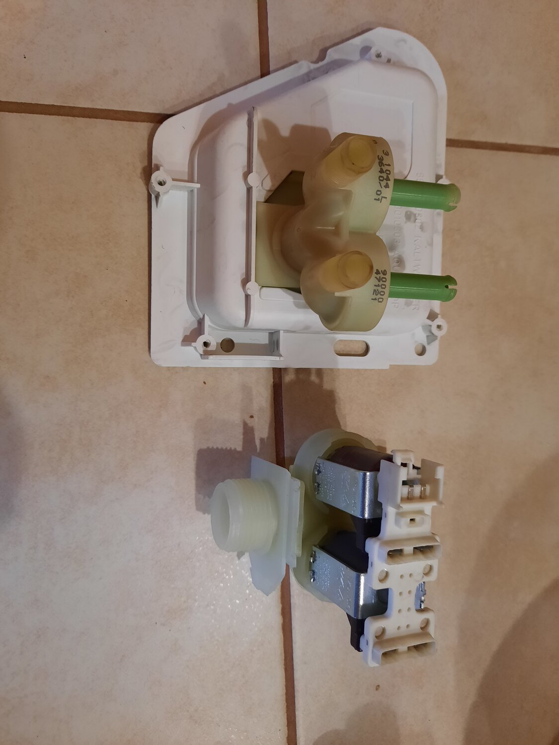 розетка tdm sq1814-0022, розетка legrand valena 695616, с заземлением, слоновая кость, розетка tdm sq1804-0024, розетка двойная tdm electric 2п, розетка schneider electric gsl000124 glossa