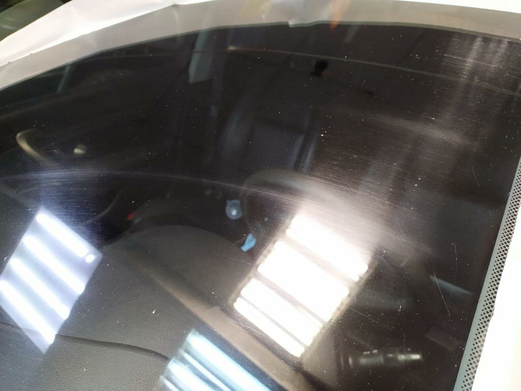 трещина на лобовом стекле, полировка лобового стекла, трещина на лобовом стекле ремонт, полировка стекла, полировка