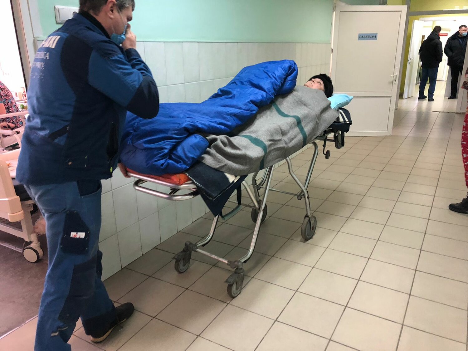 человек, лежачий больной, медицинская помощь, пациент, больница