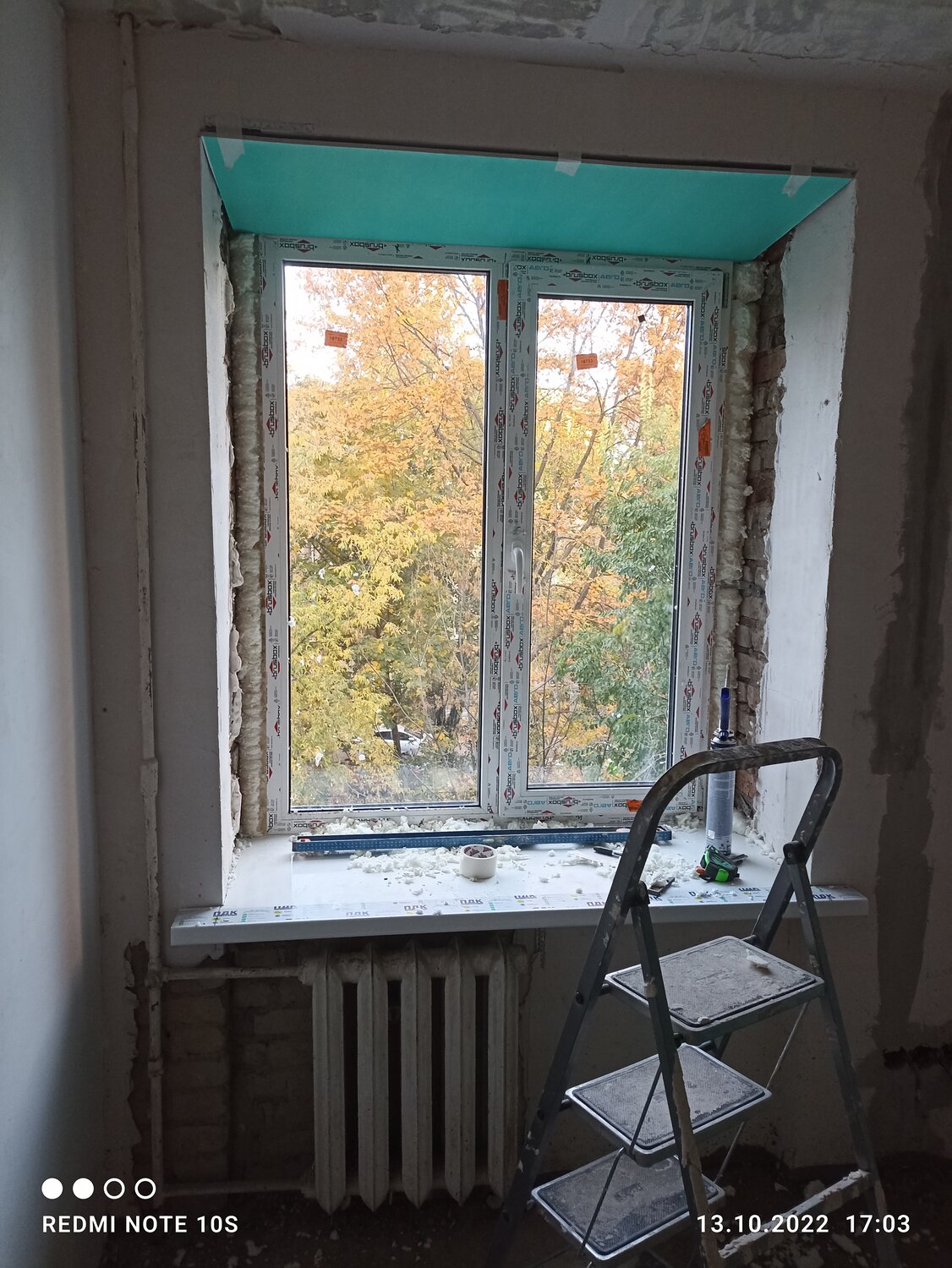окно, старые окна в квартире, квартира, балконный блок, старое окно