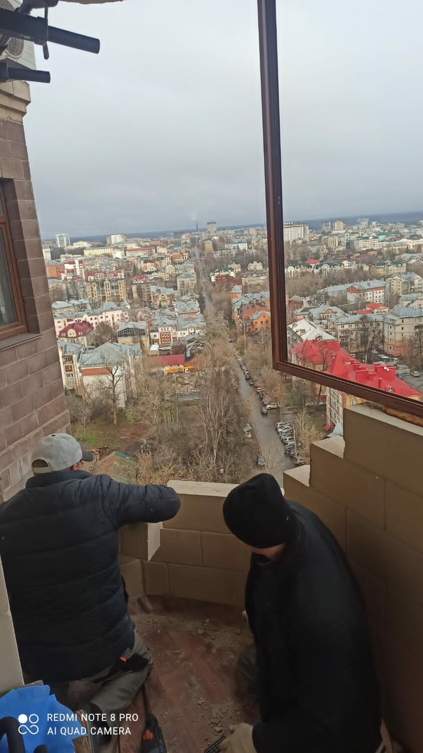 квартира, вид из окна, окно дома, мебель, большой балкон