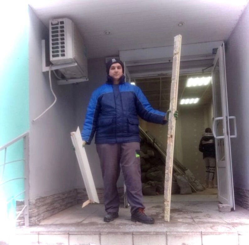 кондиционер, монтаж кондиционера, монтаж, человек, мебель