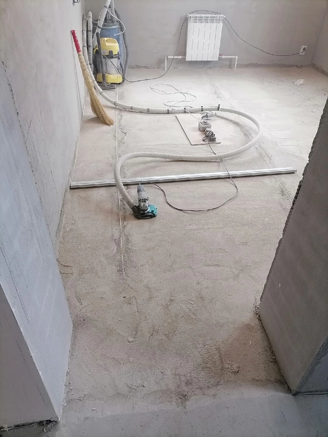 стяжка пола, стяжка пола в квартире, полусухая стяжка пола, полусухая стяжка, бетонная стяжка