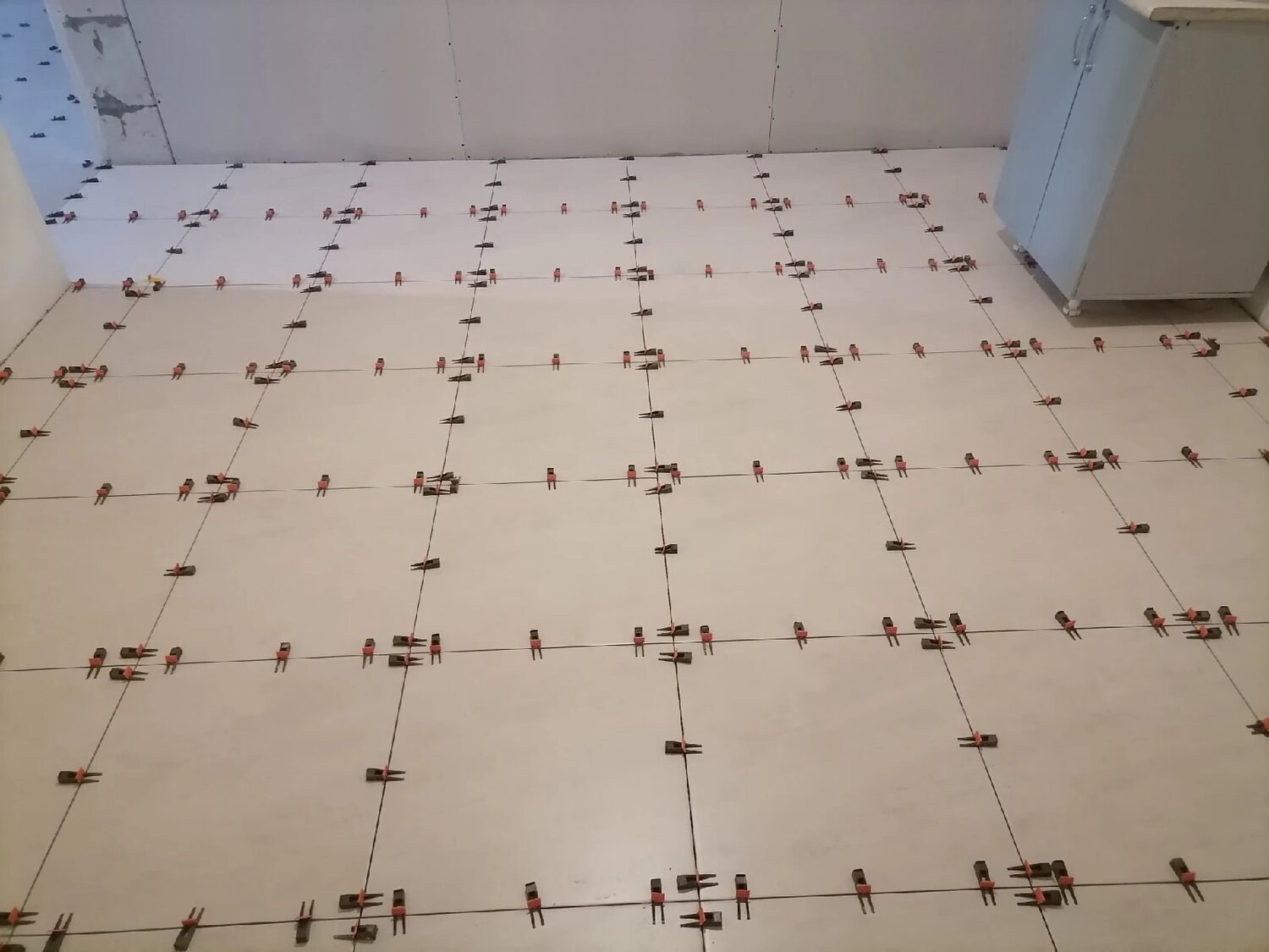 укладка плитки, укладка плитки на пол, плитка, укладка напольной плитки, кафель