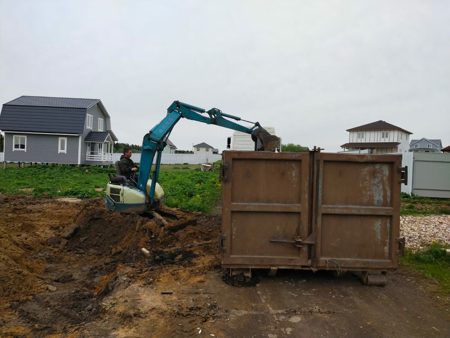 услуги мини экскаватора, мини экскаватор, мини-экскаватор kubota rx406, мини экскаватор копка траншеи, мини экскаватор копает