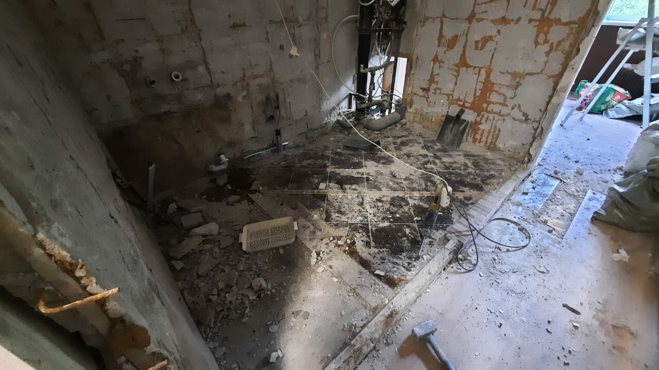 сантехкабина в панельном доме, демонтаж сантехкабины в панельном доме, в панельном доме, сантехкабина, демонтаж сантехкабины в доме п44