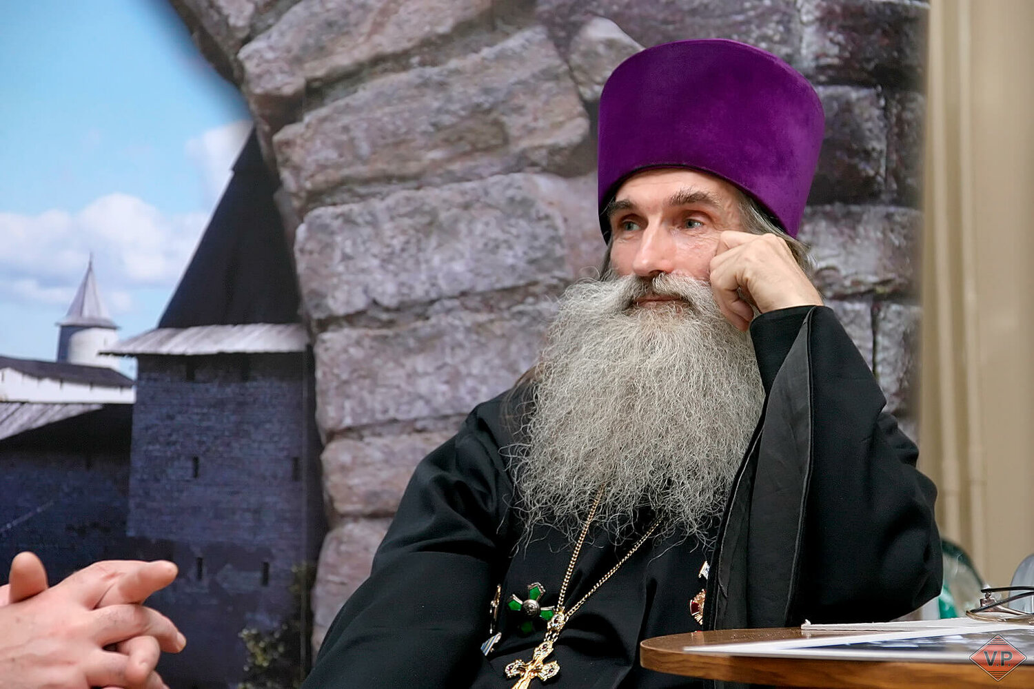 архимандрит кирилл павлов, олег тэор священник, отец олег псков храм александра невского, протоиерей олег тэор псков, батюшка олег псков