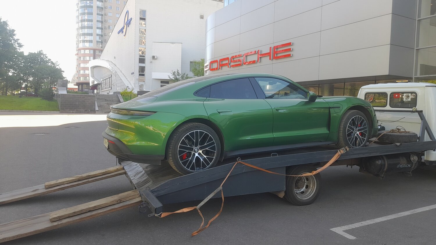 porsche taycan, porsche panamera зеленый 2021, 2020 porsche taycan turbo s, porsche taycan зеленый, porsche taycan turbo s