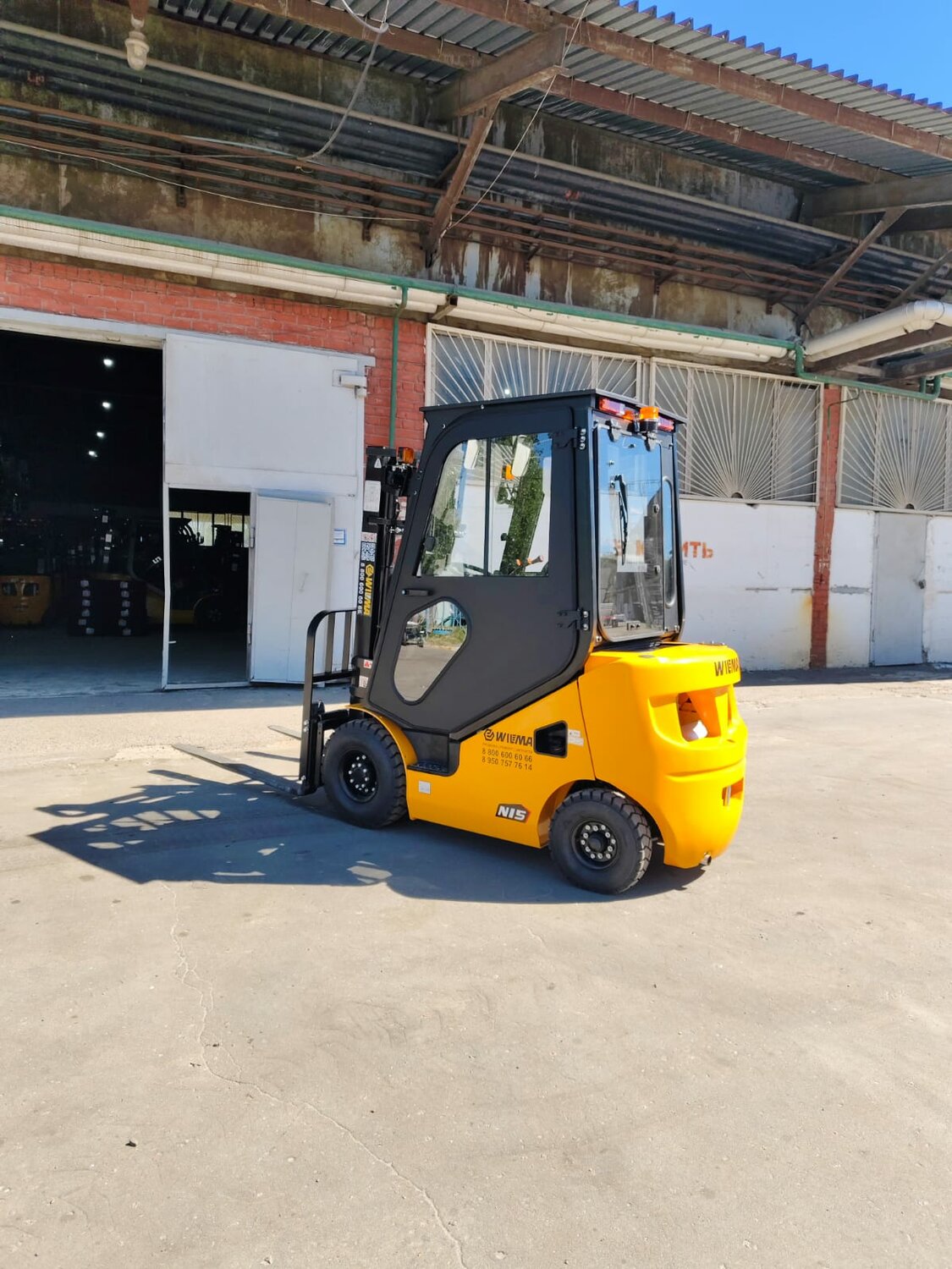 вилочный автопогрузчик, погрузчик komatsu, вилочный погрузчик тойота, вилочный погрузчик коматсу, вилочный погрузчик юнгхайнрих 320