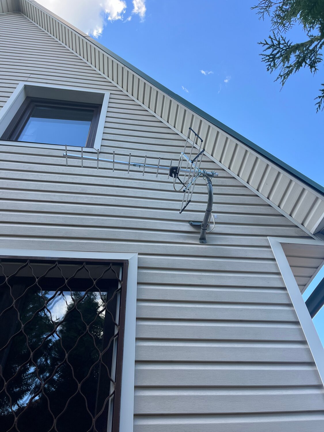 кронштейн для антенны на сайдинг, в частном доме, крепления для антенны на дачу, антенна на крыше, уличная антенна