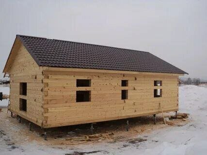 одноэтажный дом из профилированного бруса, баня с профилированного бруса 150*150, баня из бруса 150х150 6х4, сруб из бруса, бани 4 на 6 на винтовых сваях