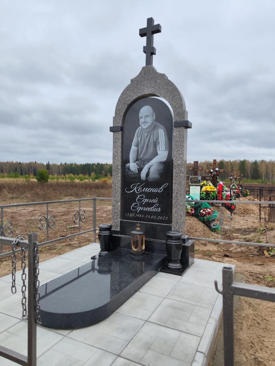 памятник, гранитные памятники, памятники надгробия, надгробные памятники, эксклюзивные памятники на могилу