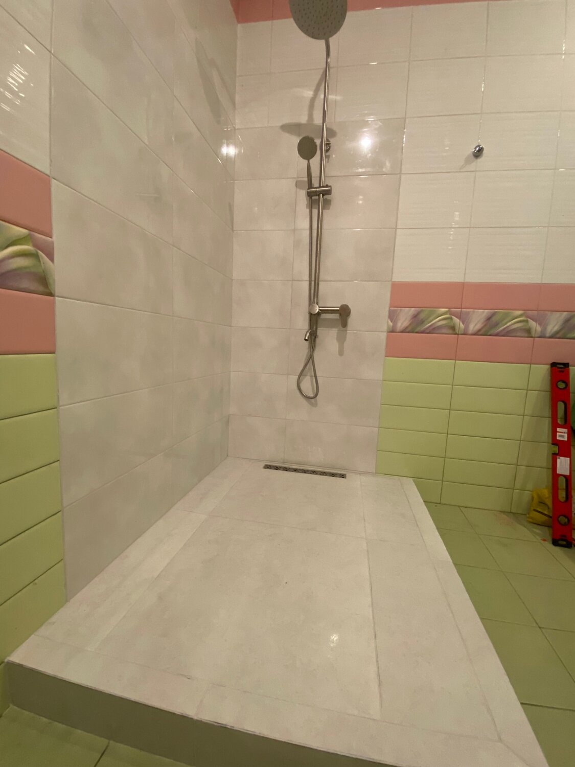душевой поддон из керамогранита 60×60, душевой поддон из керамогранита kerama marazzi, душевой подиум из плитки, душевой поддон из керамогранита, душевая поддон из плитки