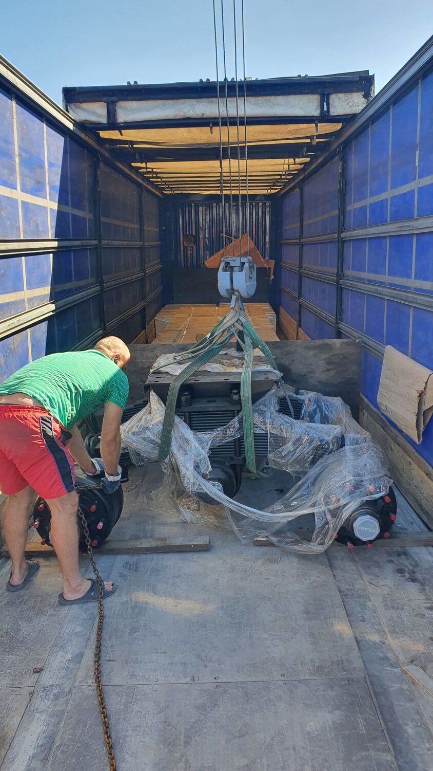 разгрузка фуры, полуприцеп 20 тонн, перевозка, погрузка разгрузка, погрузка