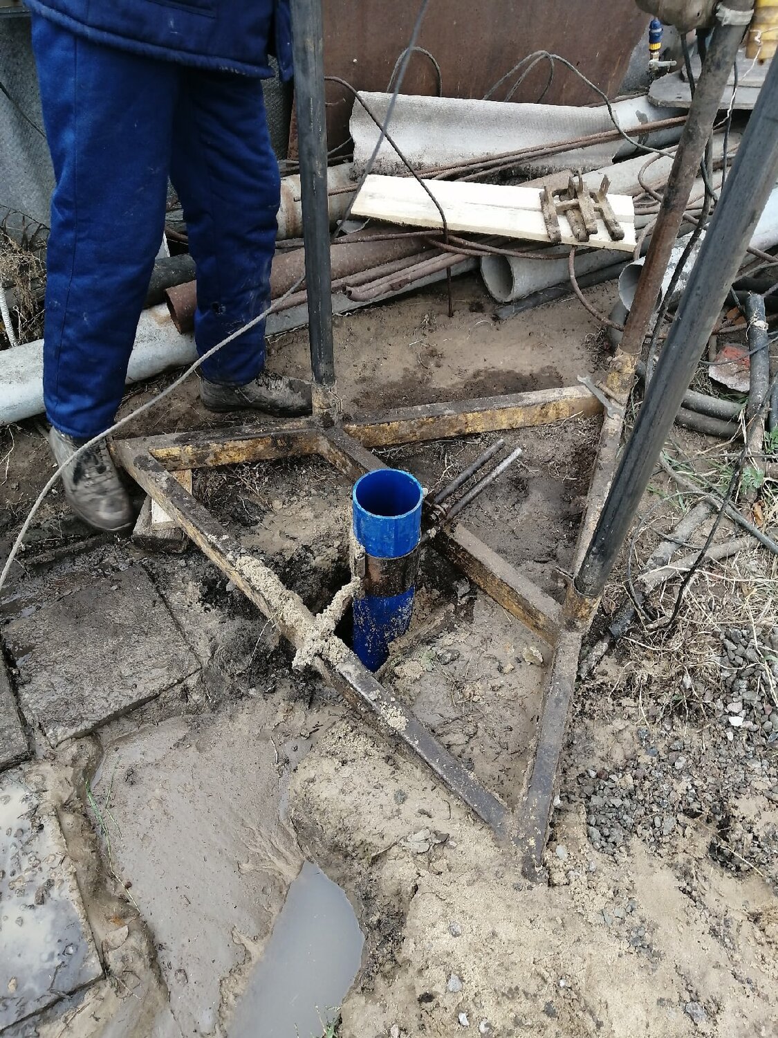 пробурить скважину, скважина на воду, бурение скважин на воду, обустройство скважины, трубы для бурения скважин на воду
