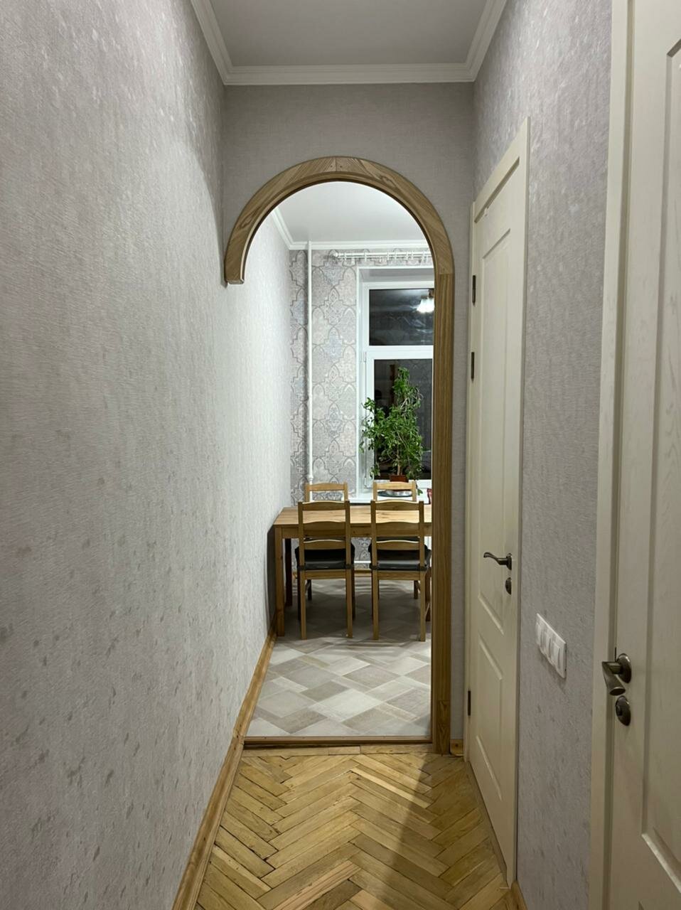 интерьер прихожей, квартира, коридор в стиле прованс, проход на кухню без двери, интерьер