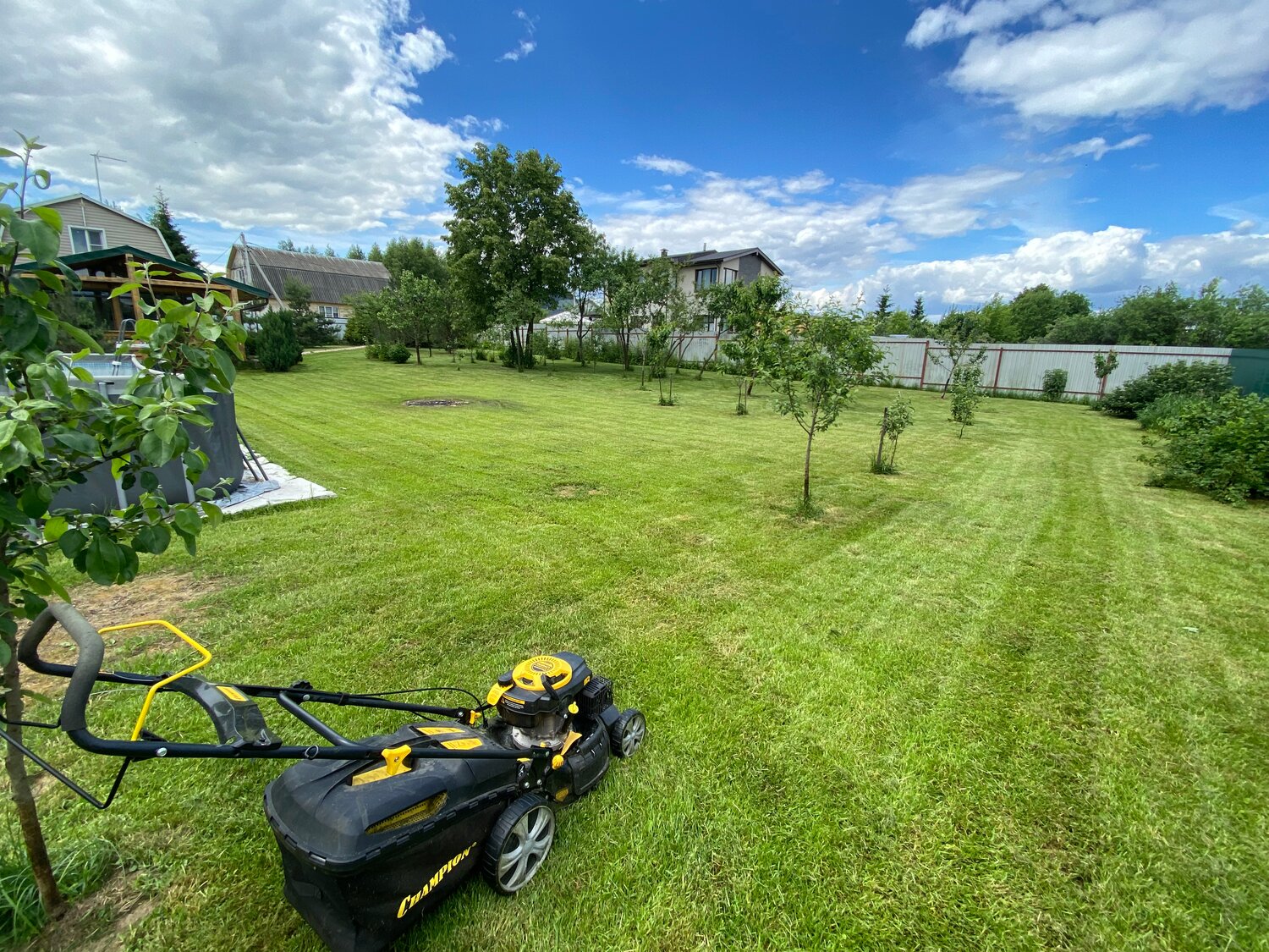 газонокосилка бензиновая champion lmh 5629, газонокосилка бензиновая, газонокосилка бензиновая champion lm4627, газонокосилка бензиновая самоходная, газонокосилка робот