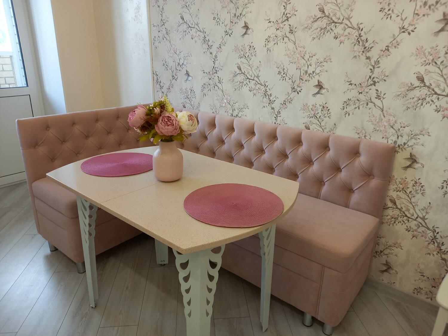 интерьер кухни, кухонный уголок, мебель для кухни, интерьер, кухонный диван