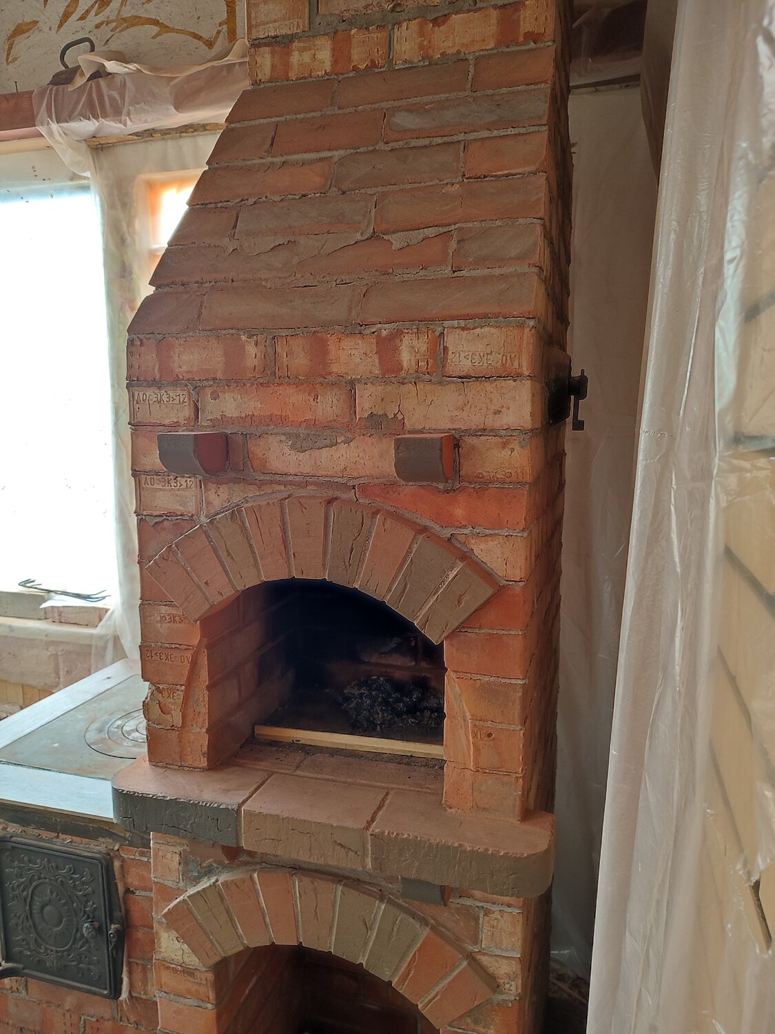 кирпичная печь камин, кирпичная печь для дома, печи, кладка печи, каменная печь