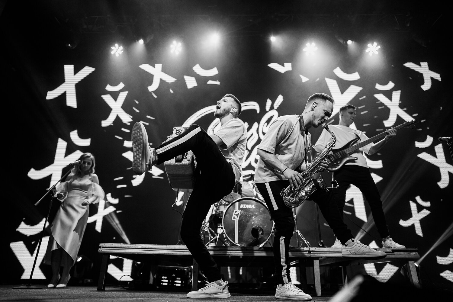 парень, linkin park one more light live, ддт концерт, пилот rock привет, hillsong 2006