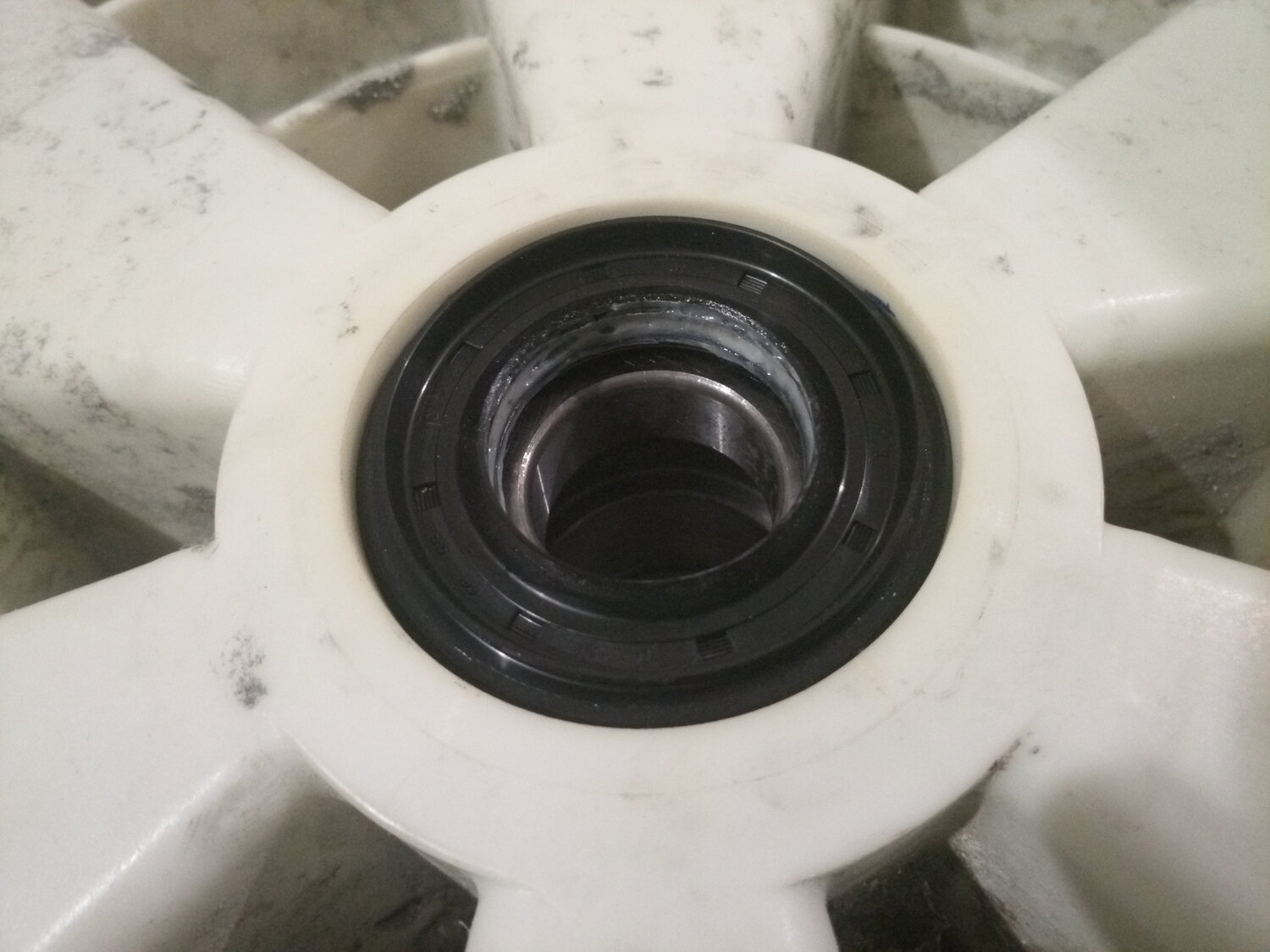 подшипник барабана стиральной машины wf8590nfw, indesit wisl 85 подшипник барабана, подшипник барабана на аристон avsd 107 ex 6205, indesit wisl 102 подшипник барабана, подшипник стиральной машины