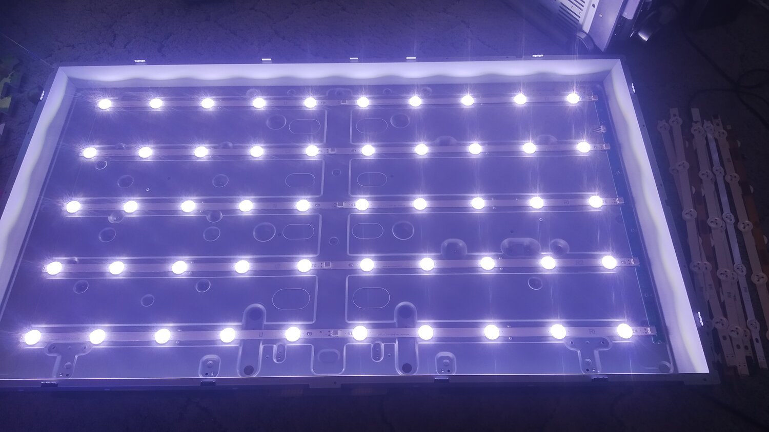 светодиодные ленты для подсветки, led подсветка, светодиодная подсветка, лед подсветка, светодиодный светильник