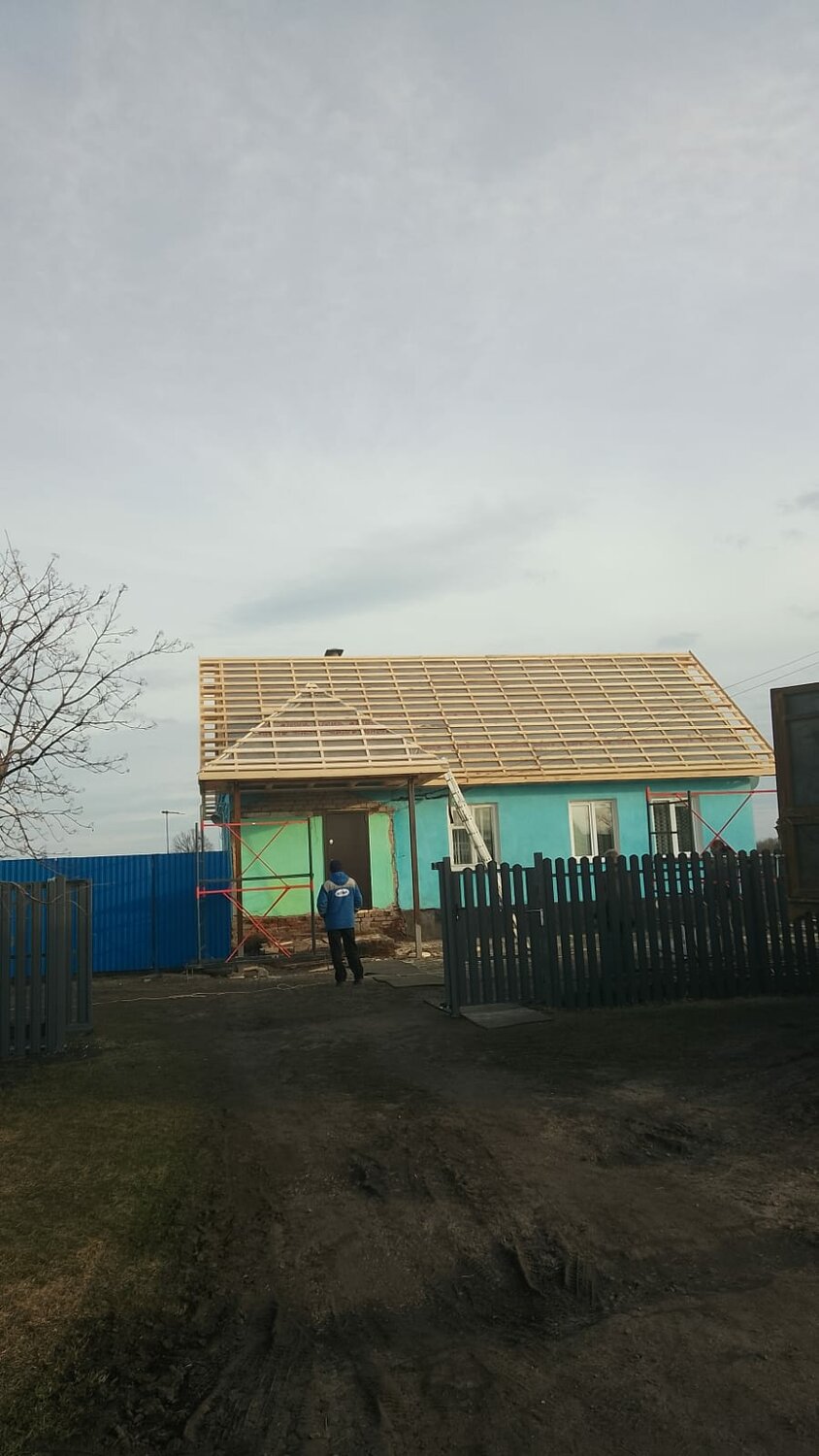 дом в селе, село, дом, село русская халань чернянского района, криворожский р-н, недаводский с/с, с. недайвода, центр села, ул. рората.