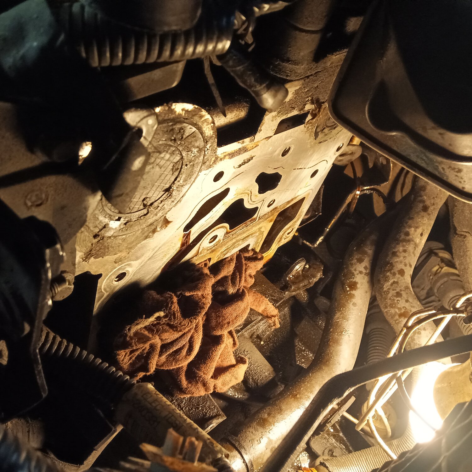 чистка впускного коллектора bmw n47, грм ниссан навара 2.5 дизель, датчик термостата шкода октавия тур 1.6 bfq 102, passat 1.8 tsi теплообменник двс, thermostat alfa romeo 159