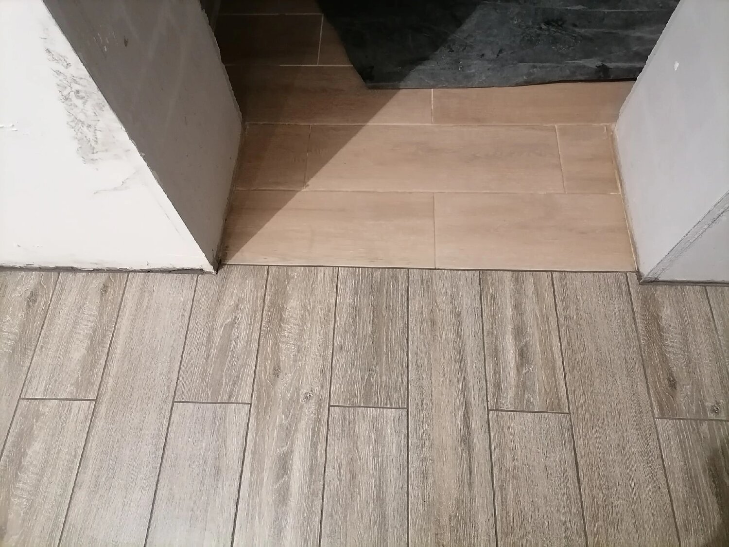 укладка плитки, плитка на пол, прямоугольная плитка на пол, плитка, кафель