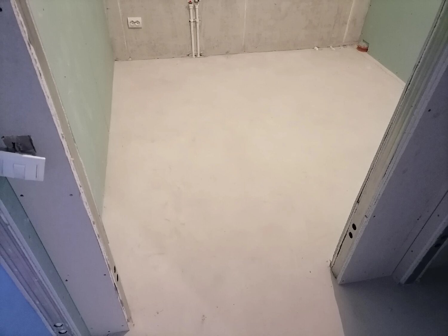 стяжка пола в квартире, сухая стяжка, стяжка пола, выравнивание пола, сухая стяжка кнауф