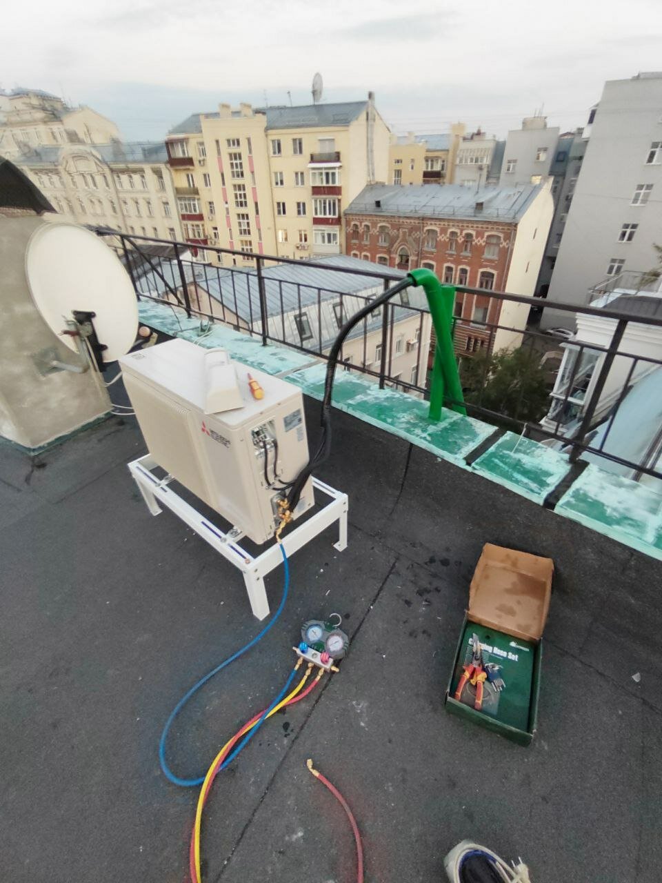 кондиционеры сплит системы, кондиционер, кондиционер сплит, кондиционер на кровле, домашний кондиционер