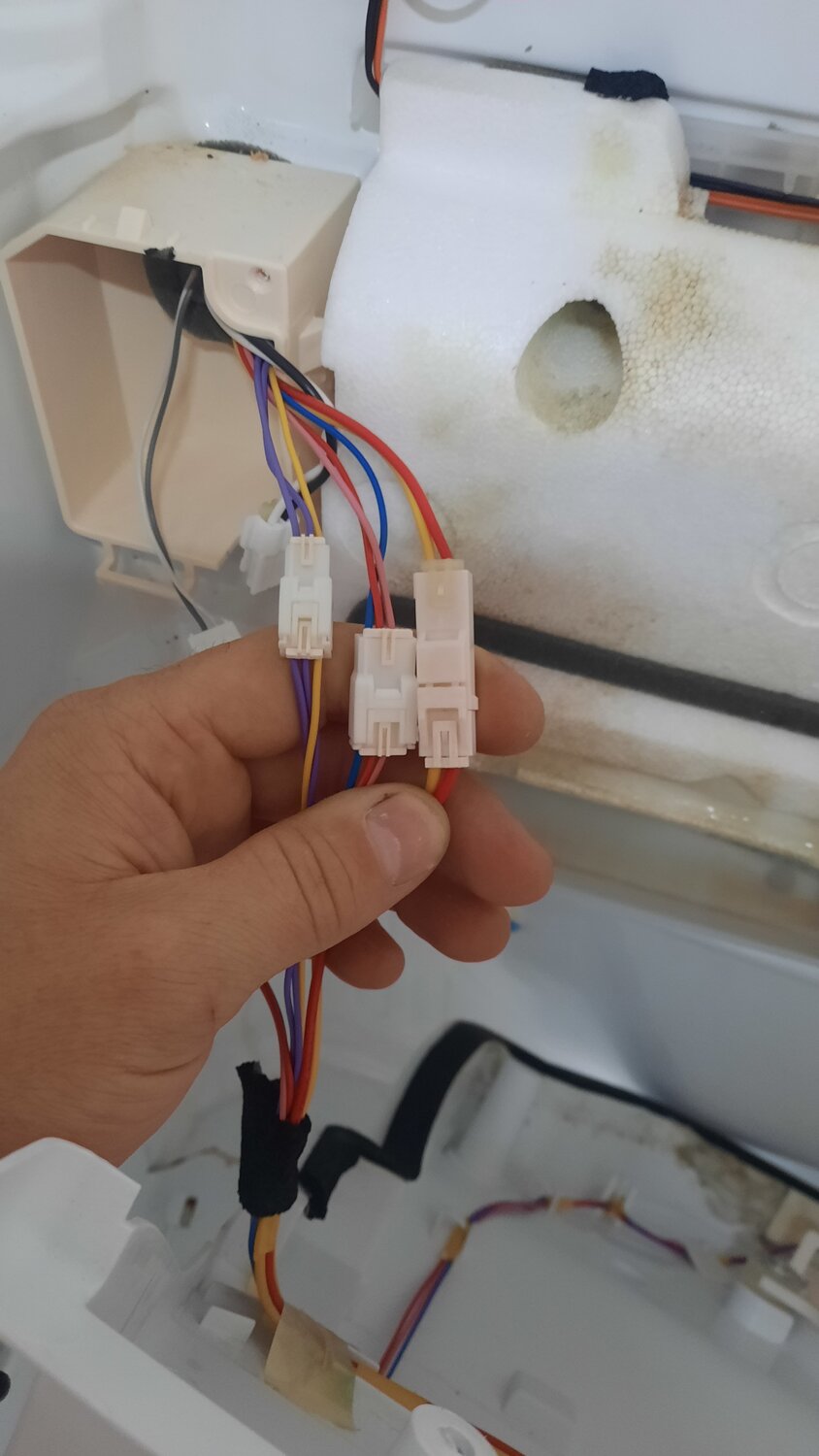 stinol 107 провода, датчик испарителя холодильника самсунг модель rl33sbsw1bwt, подключение проводов, вентилятор в холодильнике самсунг ноу фрост rl33, холодильник индезит