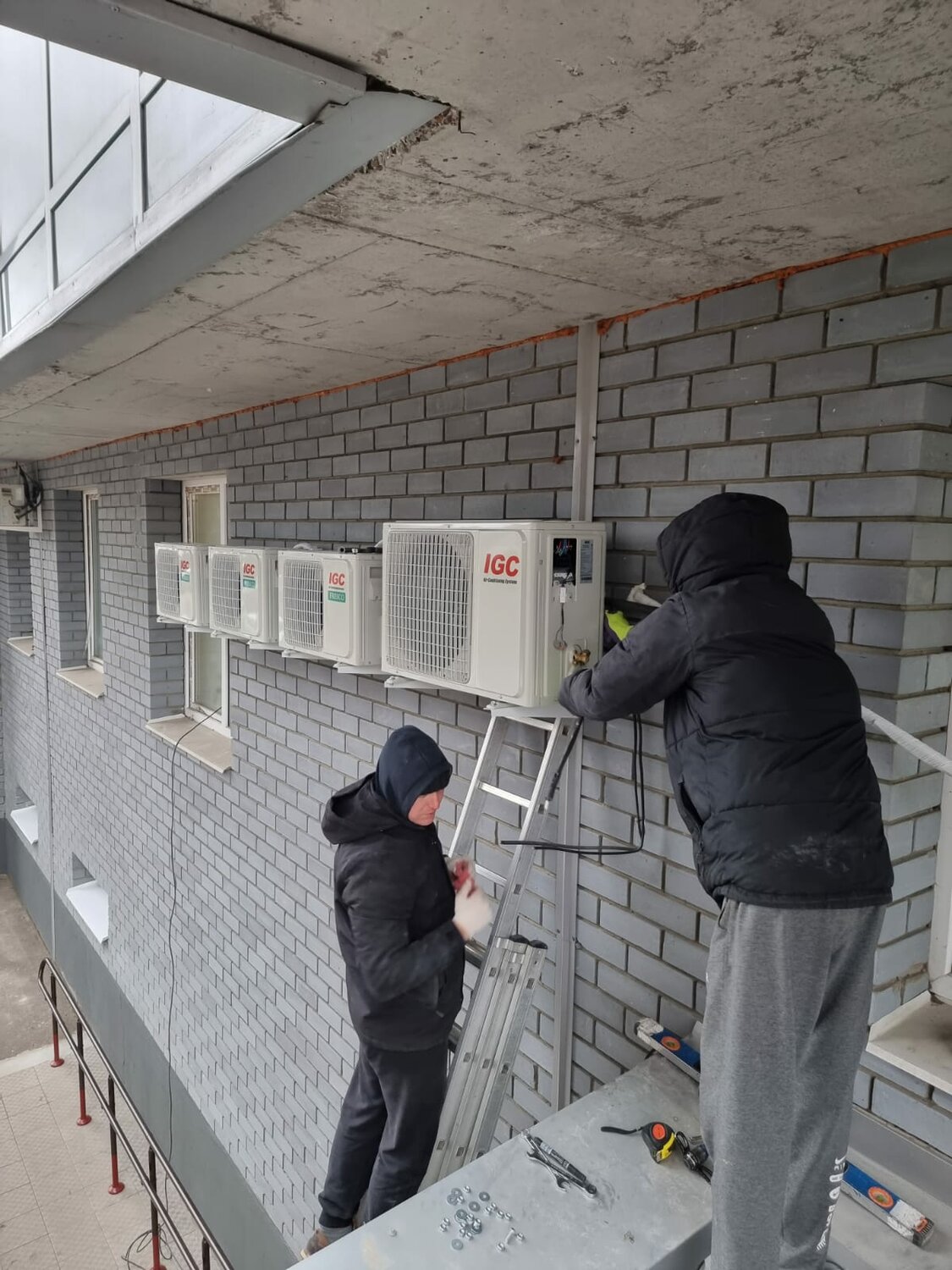 монтаж кондиционера, кондиционер внешний блок, кондиционер наружный, кондиционер на крыше, наружные блоки кондиционеров
