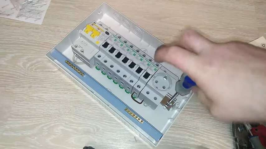 сборка щитка, сборка электрощита, распределительный щиток, монтаж электрощита, сборка электрического щита