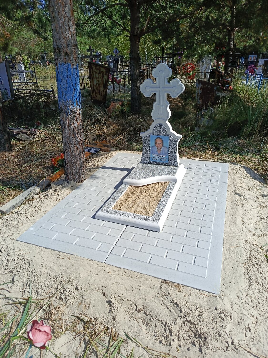 памятник, мраморные памятники, памятник крест, надгробные памятники, памятник мраморный на могилу