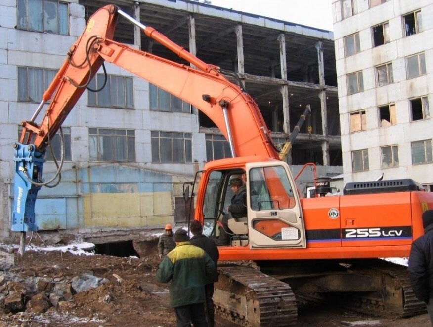 Демонтаж спецтехникой