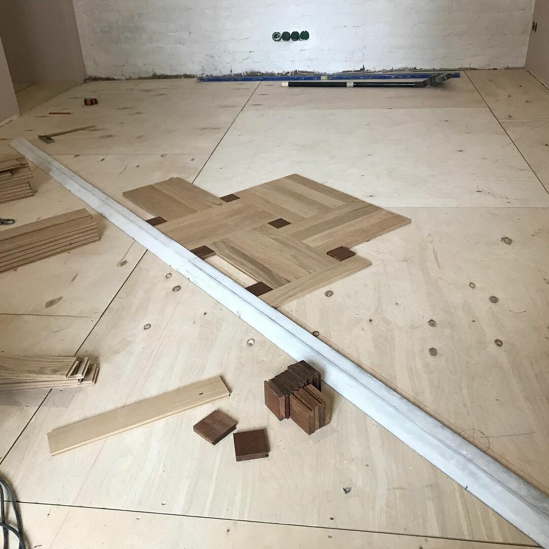 паркет укладка, фанера под паркет, укладка штучного паркета, укладка инженерной доски, укладка паркетной доски
