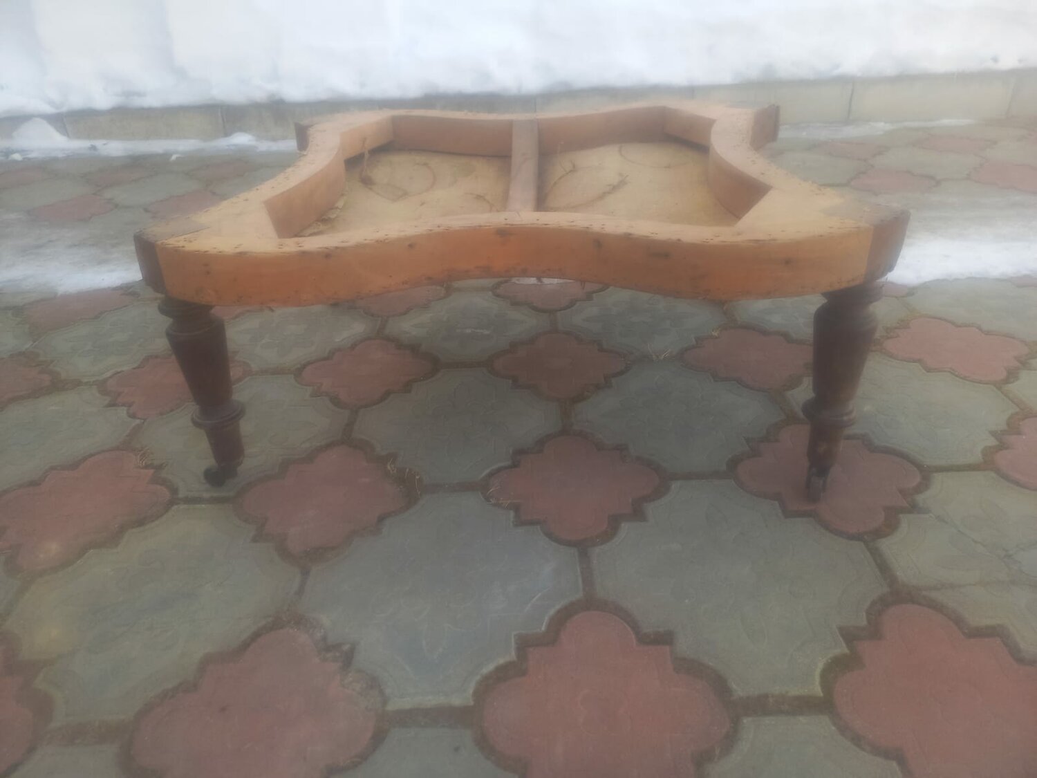 старинный журнальный столик, стол, столик, ножки для стола из дерева, мебели