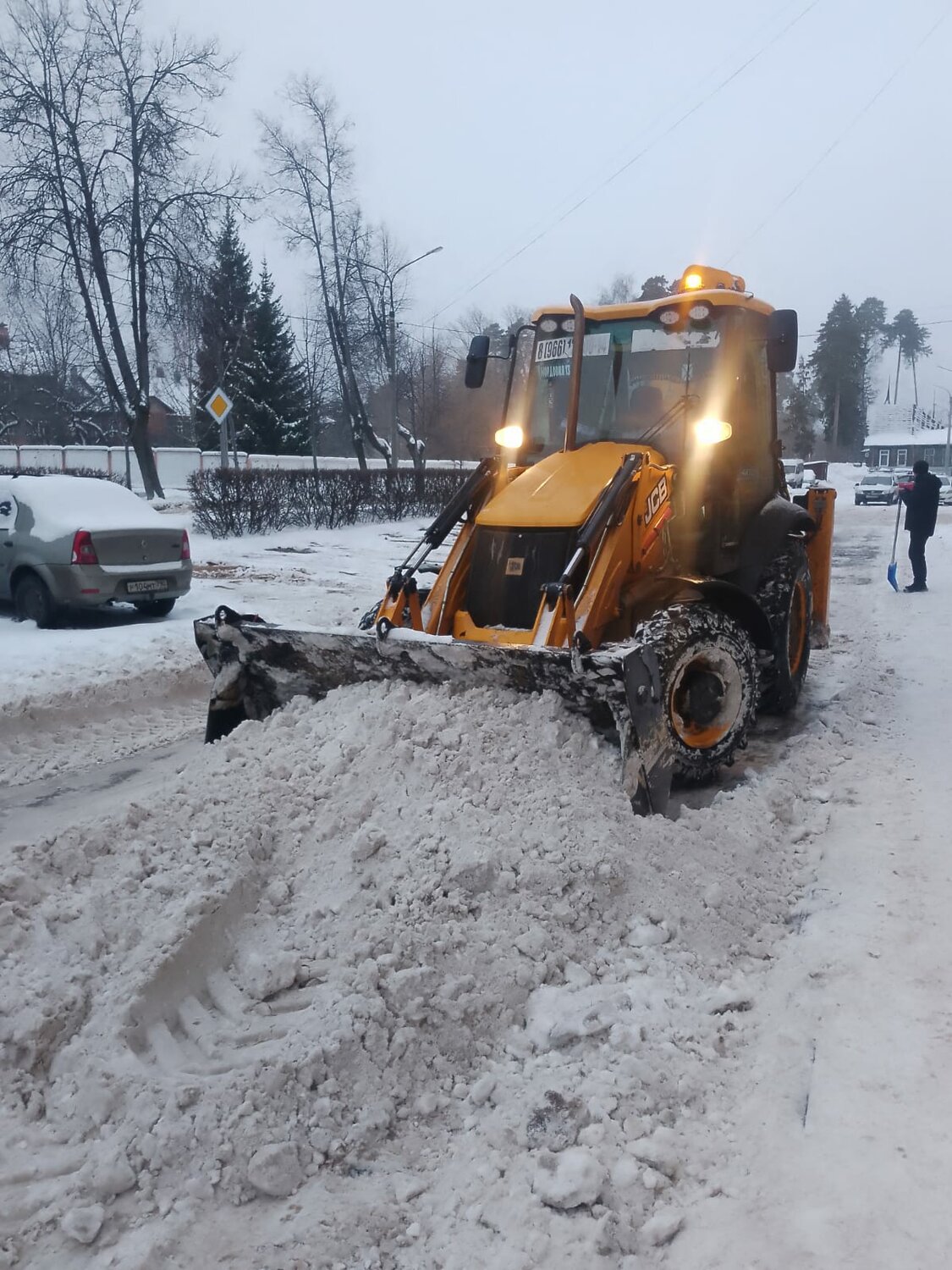 техника для уборки снега, уборка снега, снегоуборочная техника, уборка снега jcb 4cx, jcb 3cx уборка снега