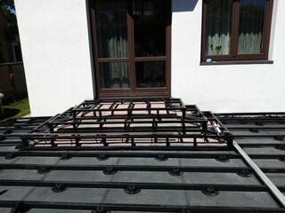 каркас террасы из металла под террасную доску, каркас террасы из металла, металлический каркас для террасы, каркас под террасную доску из металла, монтаж террасной доски
