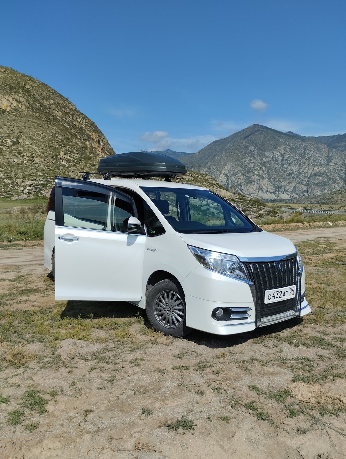 минивэн toyota, toyota esquire hybrid 2017, минивэн тойота, тойота эсквайр,минивэн, Nissan Serena III (C25)