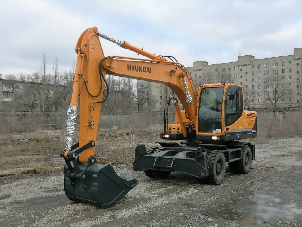 Разработка грунта экскаватором