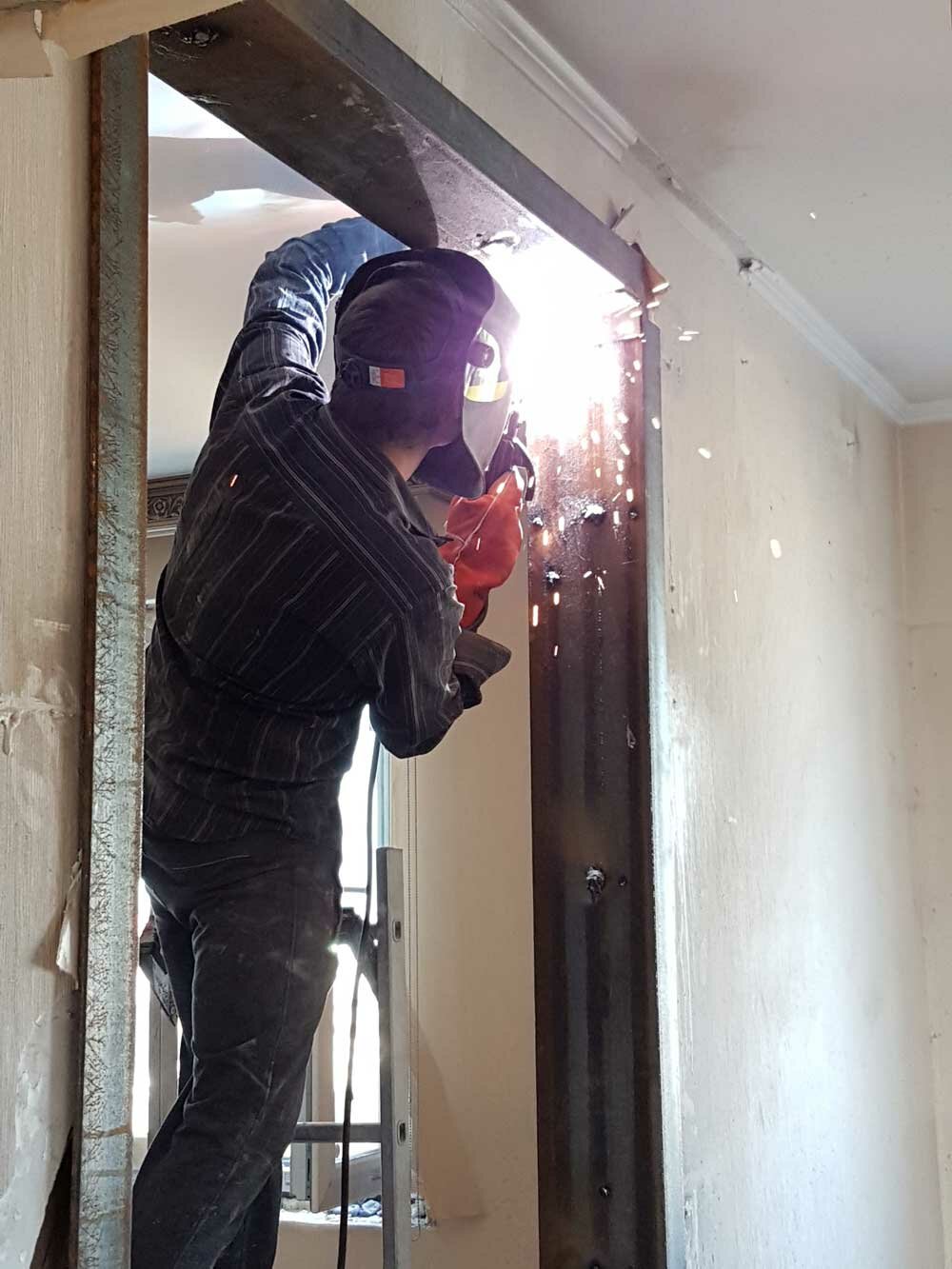 замер оконных проемов под пластиковые окна в панельном доме, монтаж, стен, покраска окон на объекте без демонтажа, монтажник