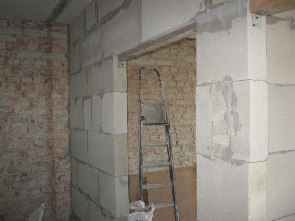 электропроводка газобетон штукатурка, оштукатуривание газобетонных стен, проводка в пеноблоке, штукатурка стен из пгп, штукатурка электропроводки